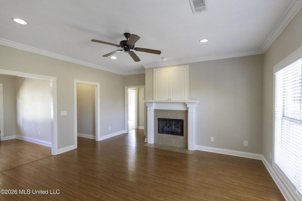 104 Laurel Ridge Rd - Photo 4 of 23