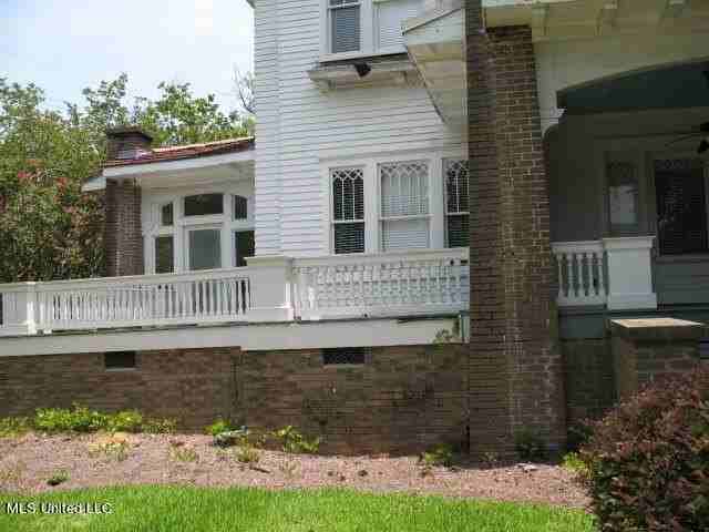 854 N Jefferson St - Photo 4 of 36