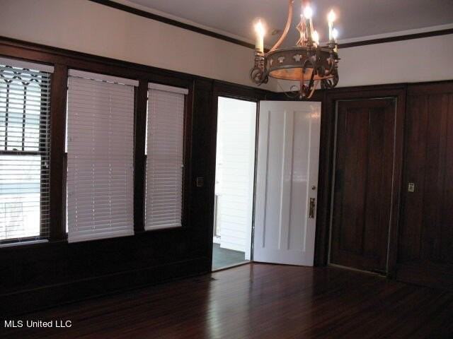854 N Jefferson St - Photo 6 of 36