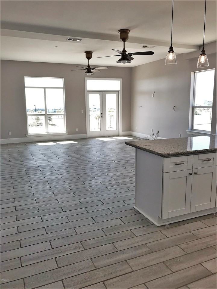 222 E Scenic Dr Apt 1 - Photo 3 of 11