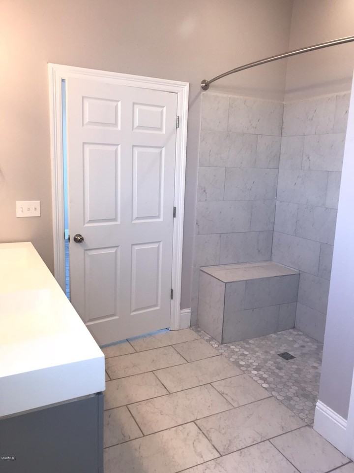222 E Scenic Dr Apt 1 - Photo 6 of 11