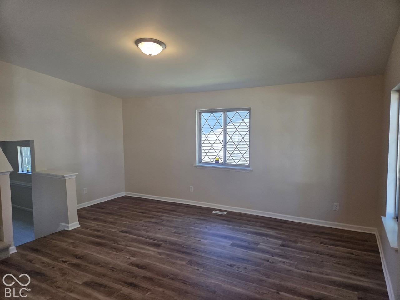 10329 Milford Ct - Photo 3 of 40