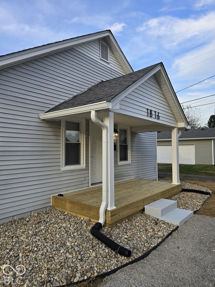 1816 20th St - Photo 2 of 21