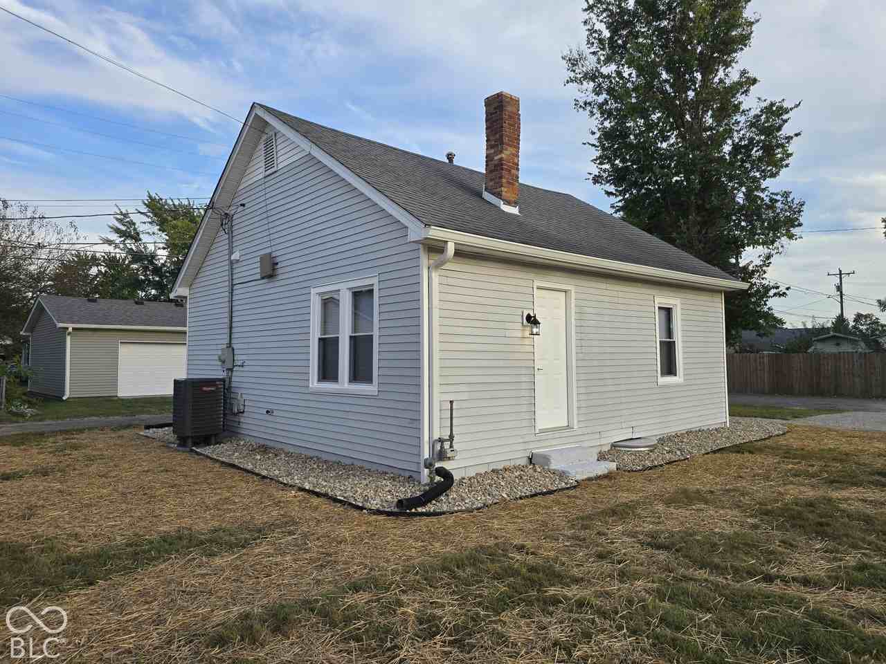 1816 20th St - Photo 4 of 21