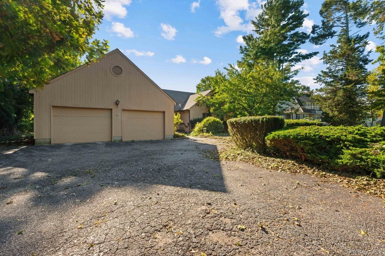 210 Lewis Rd - Photo 3 of 30