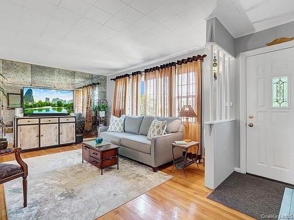 202 N Kings Ave - Photo 3 of 3