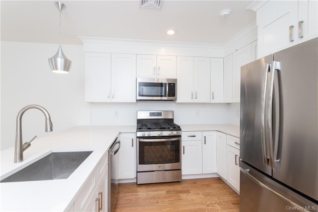 121 Fisher Ave #5 - Photo 2 of 23