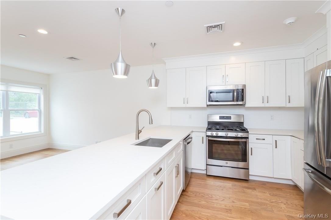 121 Fisher Ave #5 - Photo 3 of 23