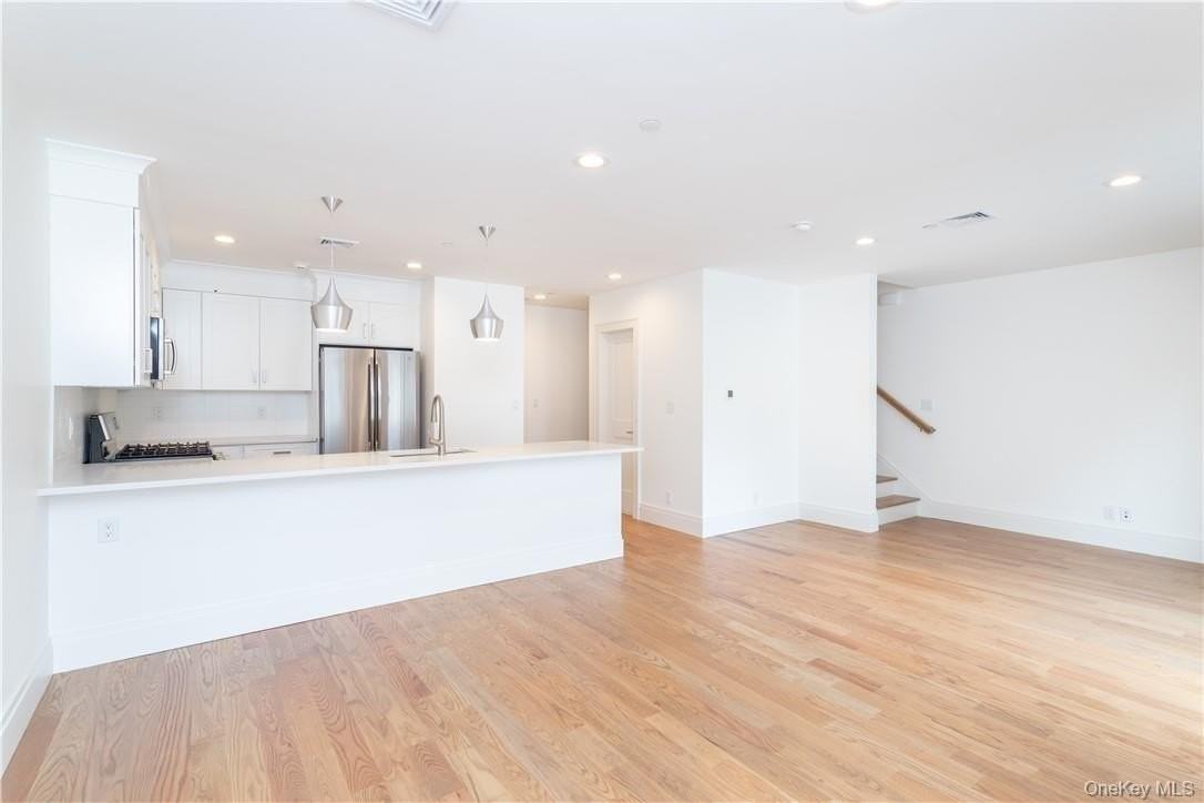 121 Fisher Ave #5 - Photo 5 of 23