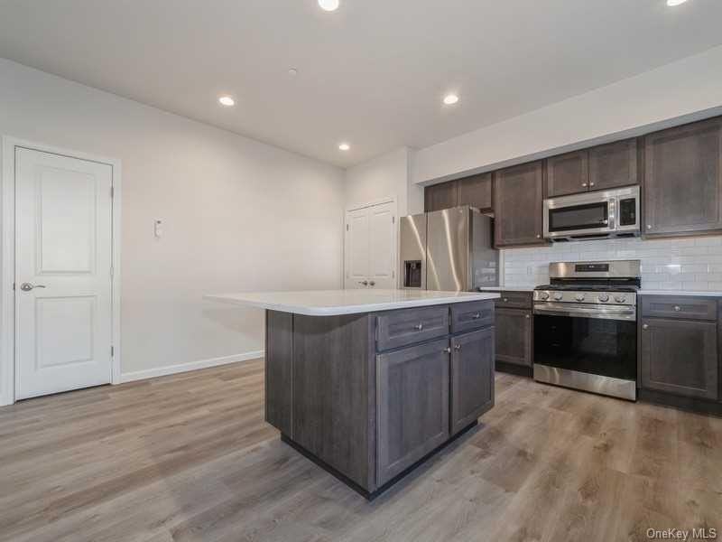4 S Hills Way #9 - Photo 4 of 21