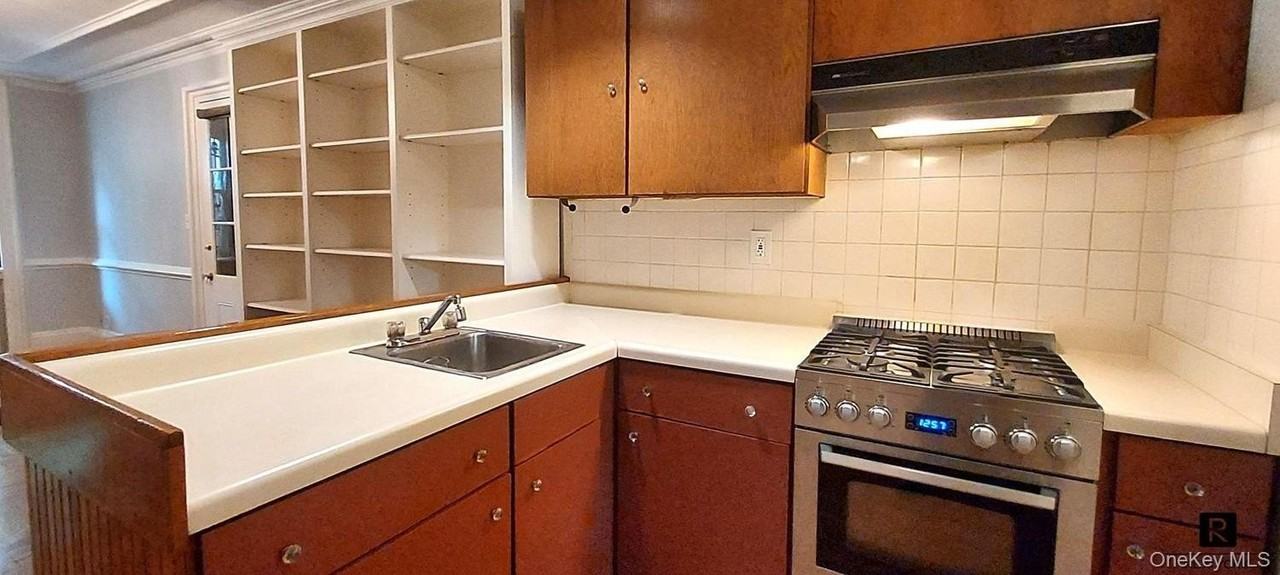 125 Saint Marks Ave - Photo 4 of 13
