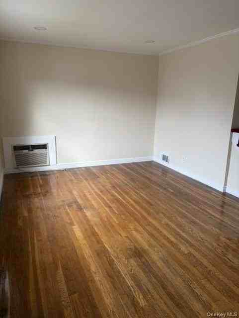 916 Center Dr - Photo 3 of 13