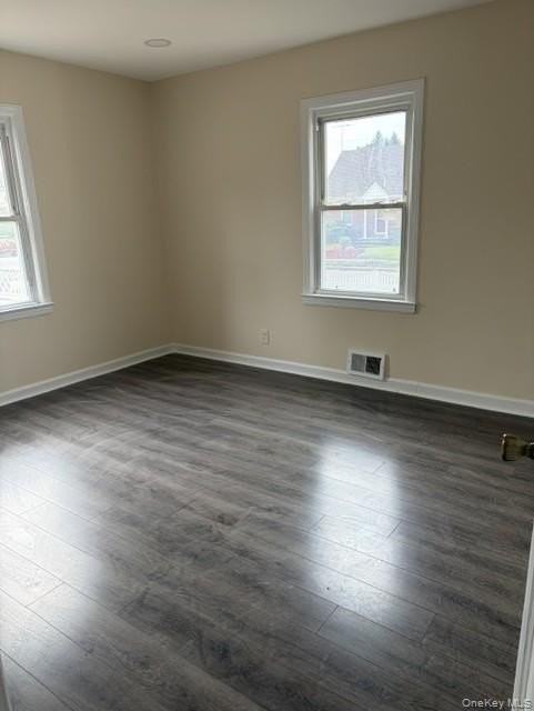 916 Center Dr - Photo 6 of 13