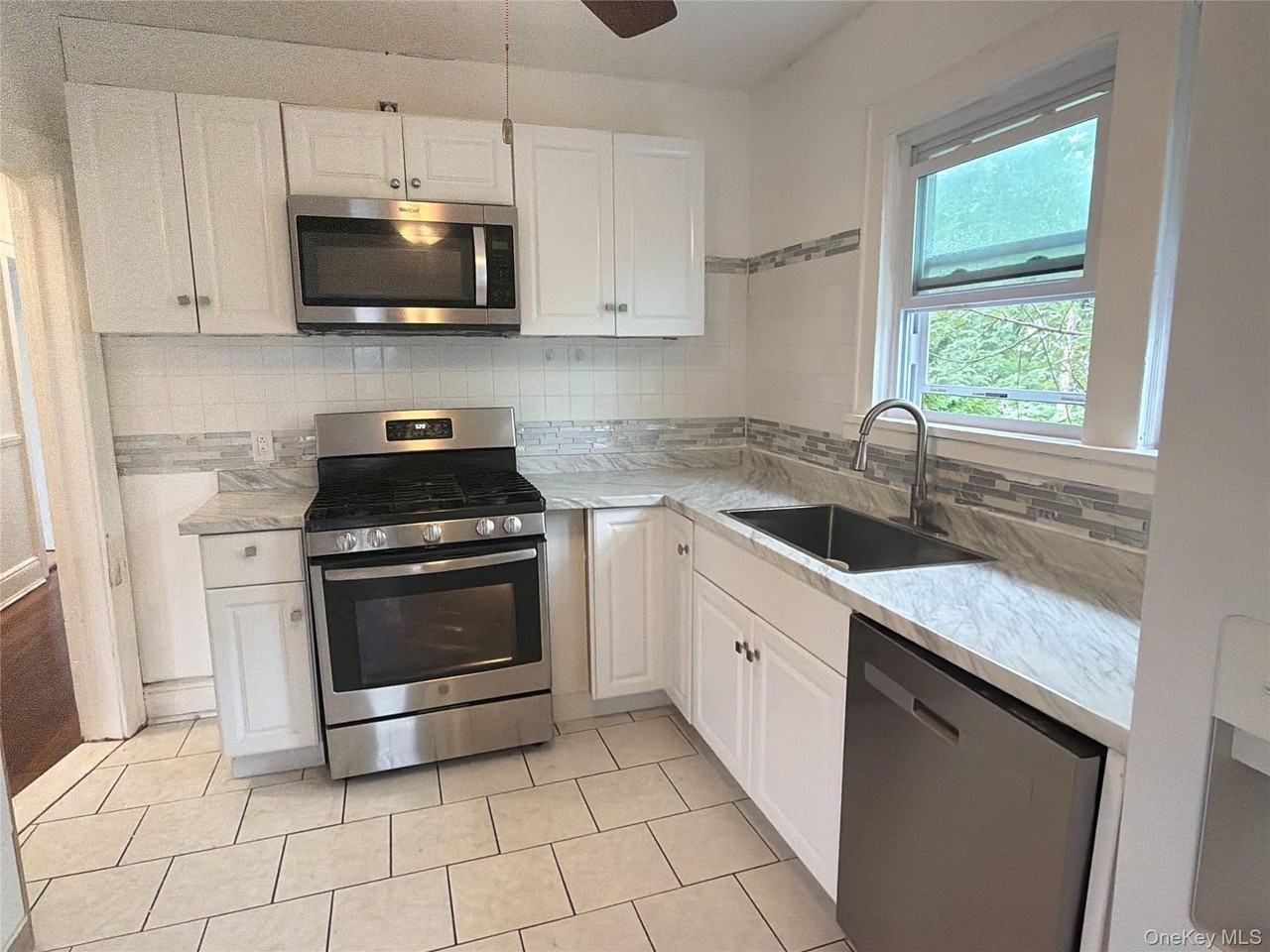 15 Stevens St - Photo 2 of 17