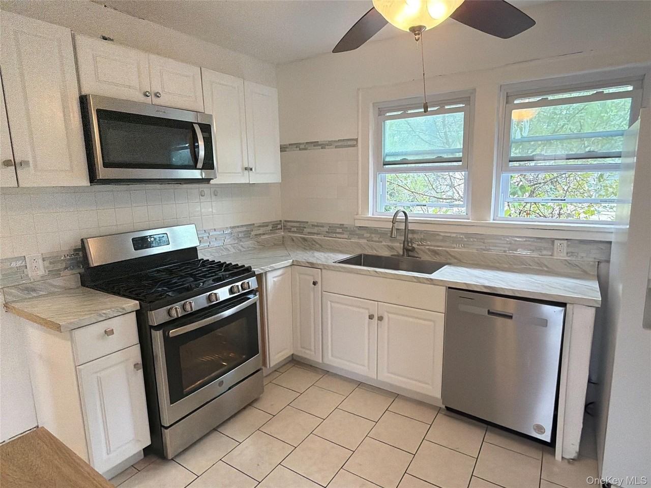 15 Stevens St - Photo 4 of 17