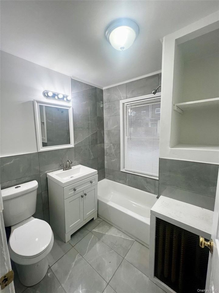 3922 Dyre Ave #2 - Photo 4 of 10