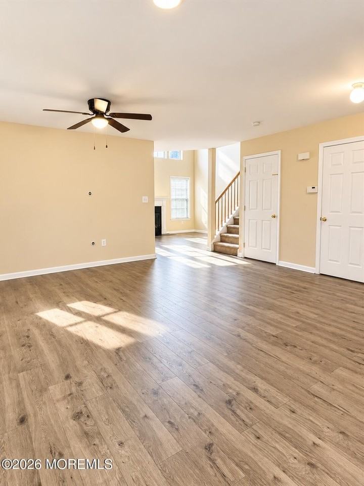 133 Murray Dr - Photo 4 of 30