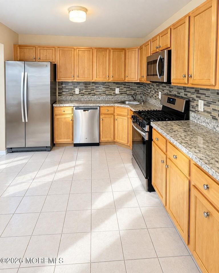133 Murray Dr - Photo 6 of 30