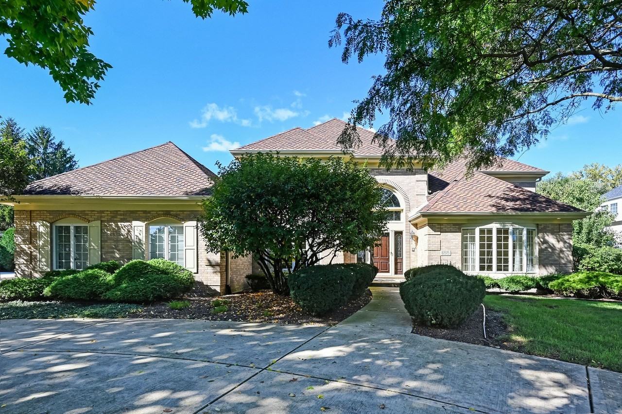 6515 Manor Dr - Photo 2 of 48