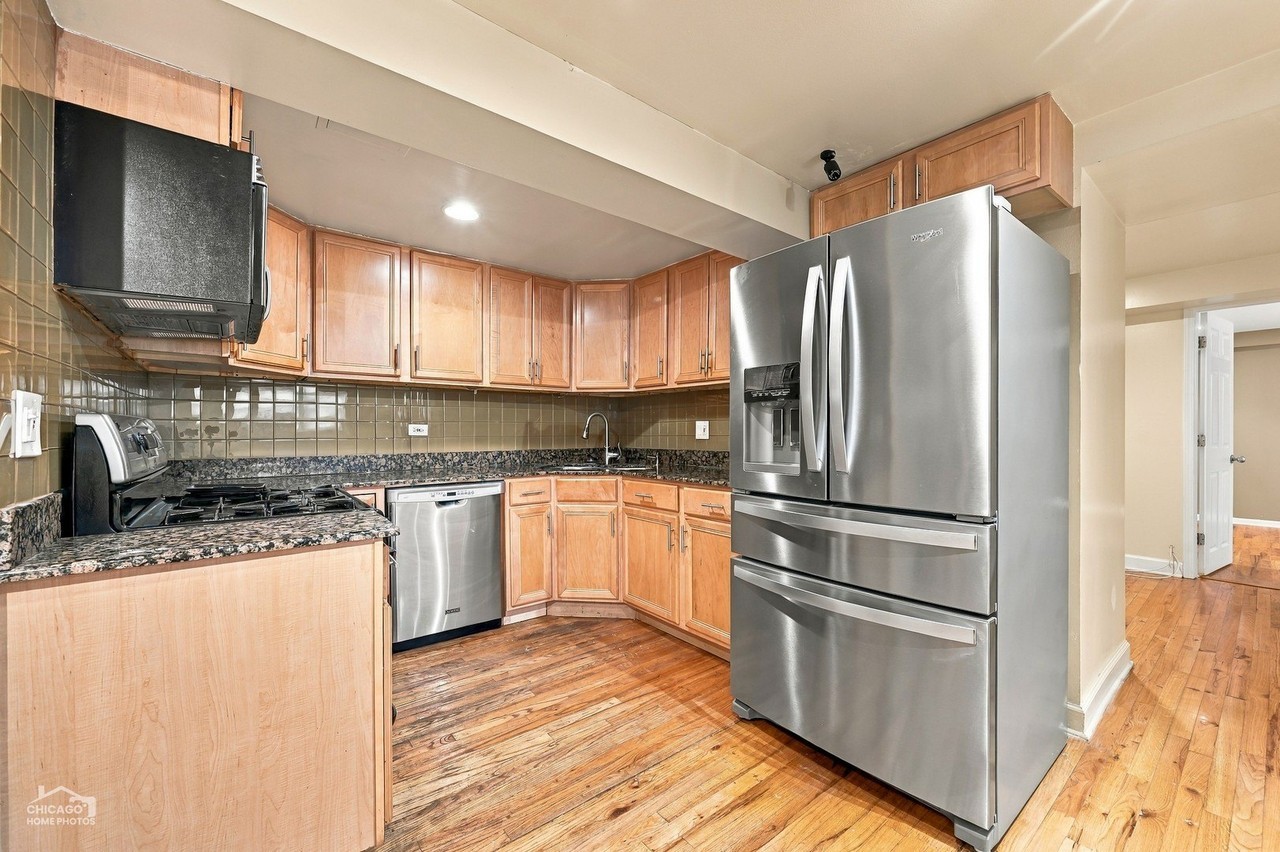 6100 S University Ave #G - Photo 3 of 9
