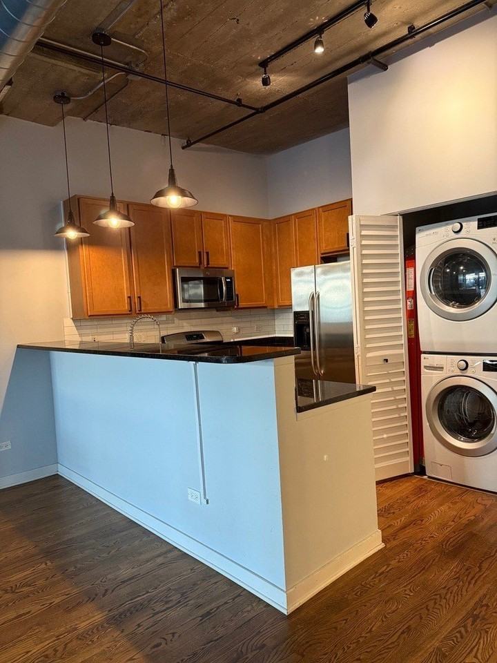 1110 W 15th St #316 - Photo 7 of 18