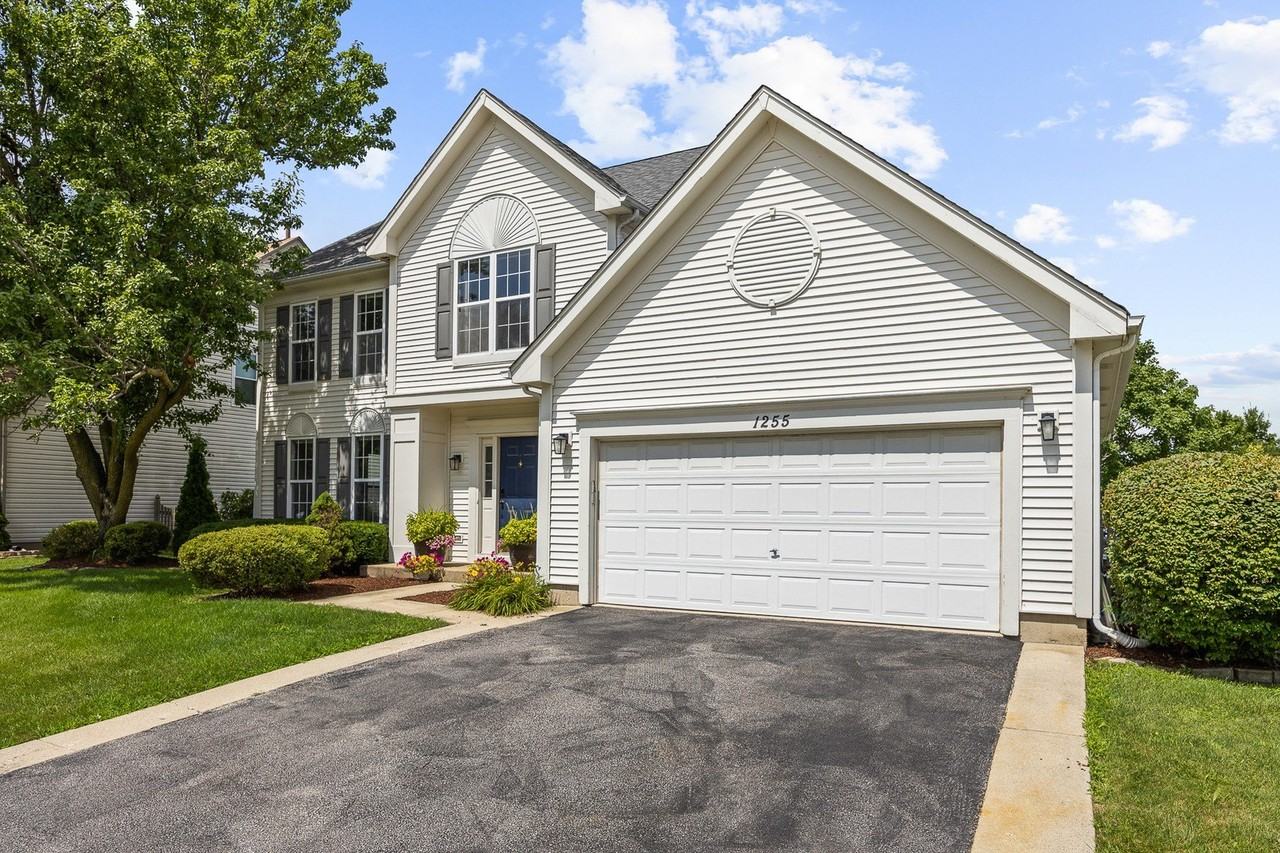1255 Chicory Ln - Photo 2 of 27