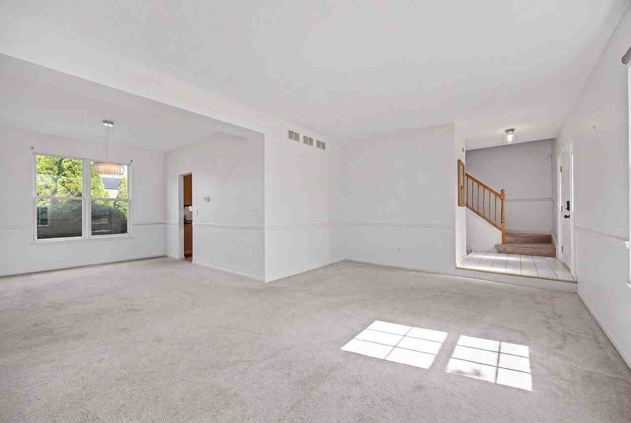 1255 Chicory Ln - Photo 4 of 27