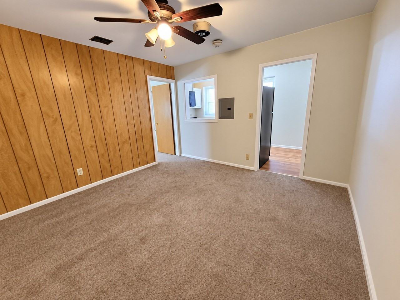 117 S Main St #B - Photo 2 of 3