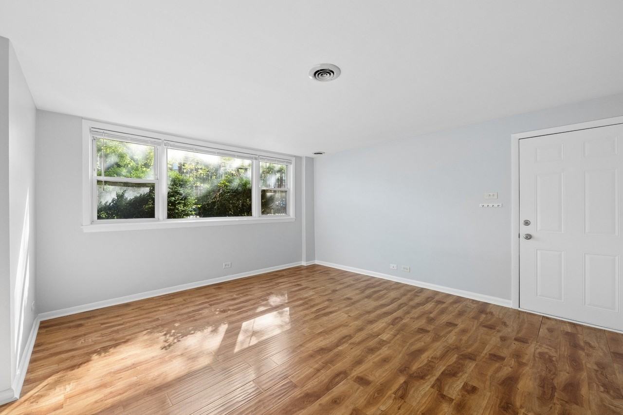 1510 W Addison St #G - Photo 3 of 20