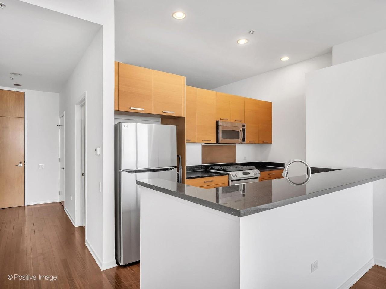 500 W Superior St #1806 - Photo 4 of 26