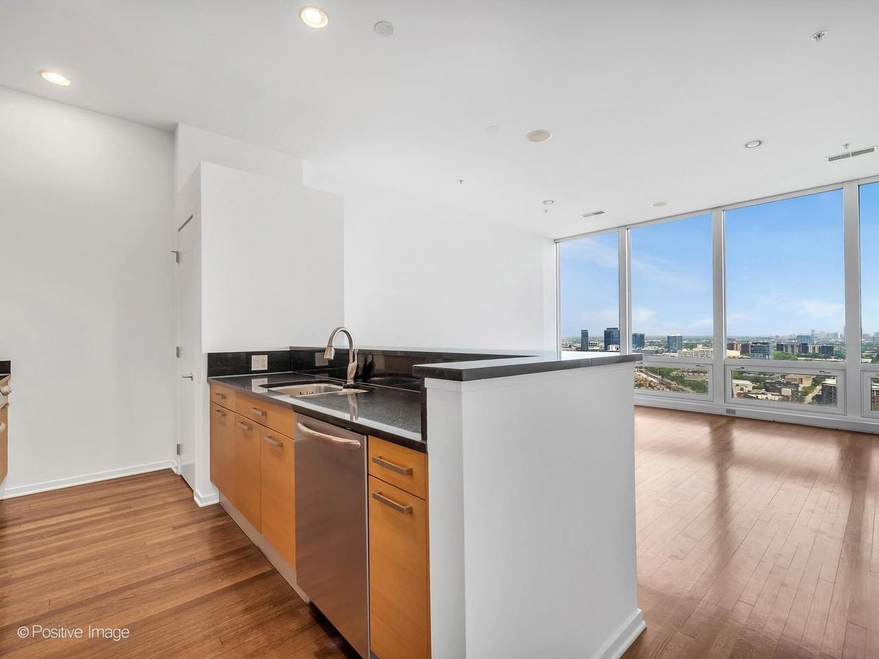 500 W Superior St #1806 - Photo 5 of 26
