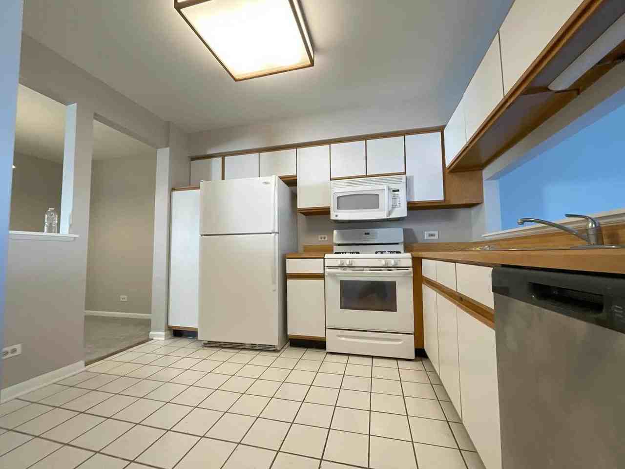 620 Cobblestone Ct #620 - Photo 5 of 19