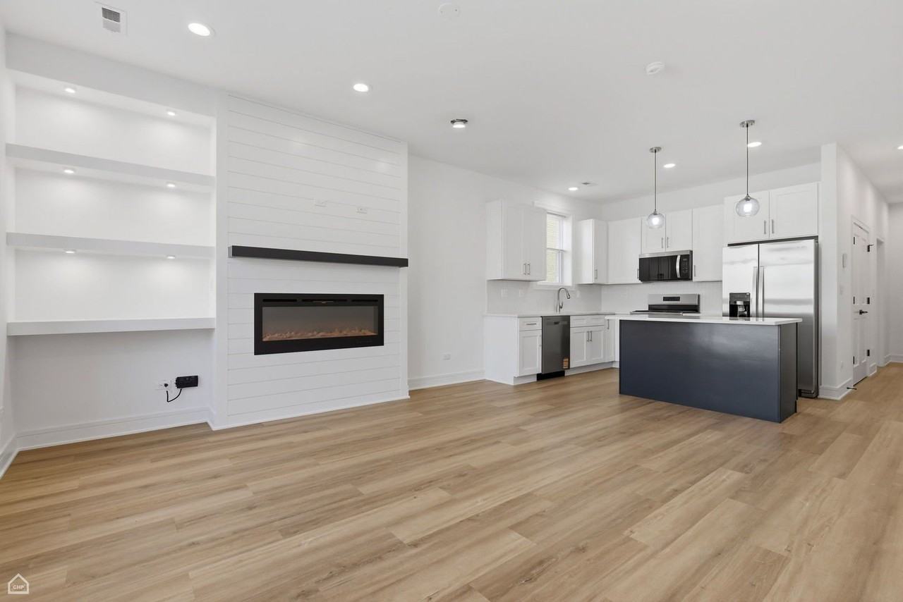 4841 S Prairie Ave #3 - Photo 3 of 26