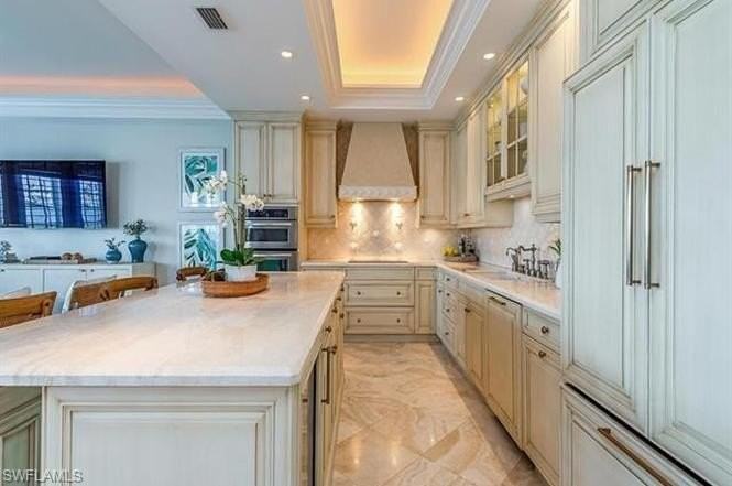 4000 Gulf Shore Blvd N #900 - Photo 2 of 10
