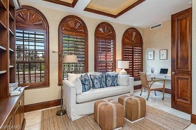 4000 Gulf Shore Blvd N #900 - Photo 4 of 10