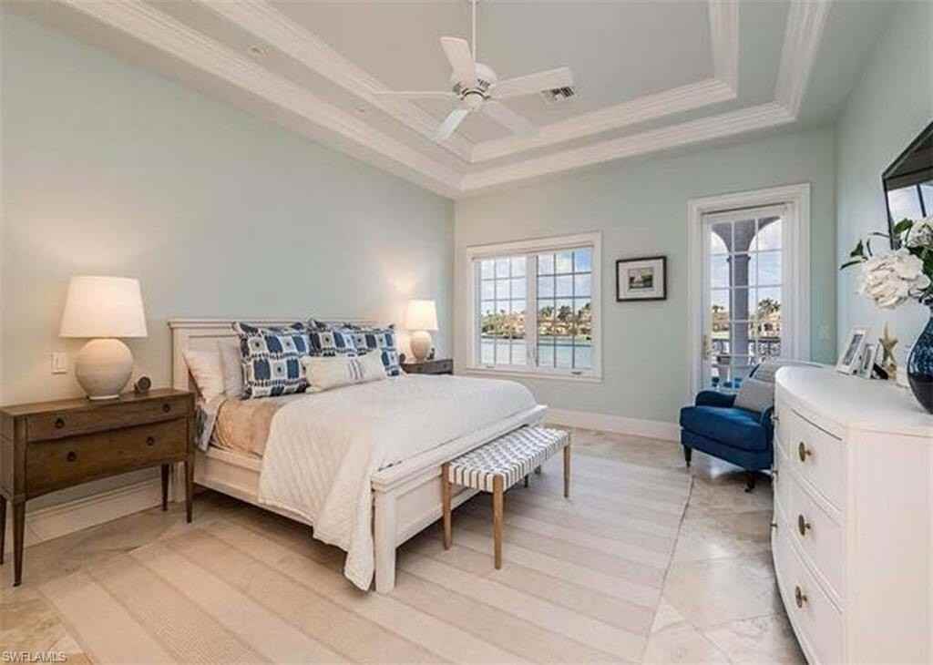4000 Gulf Shore Blvd N #900 - Photo 7 of 10
