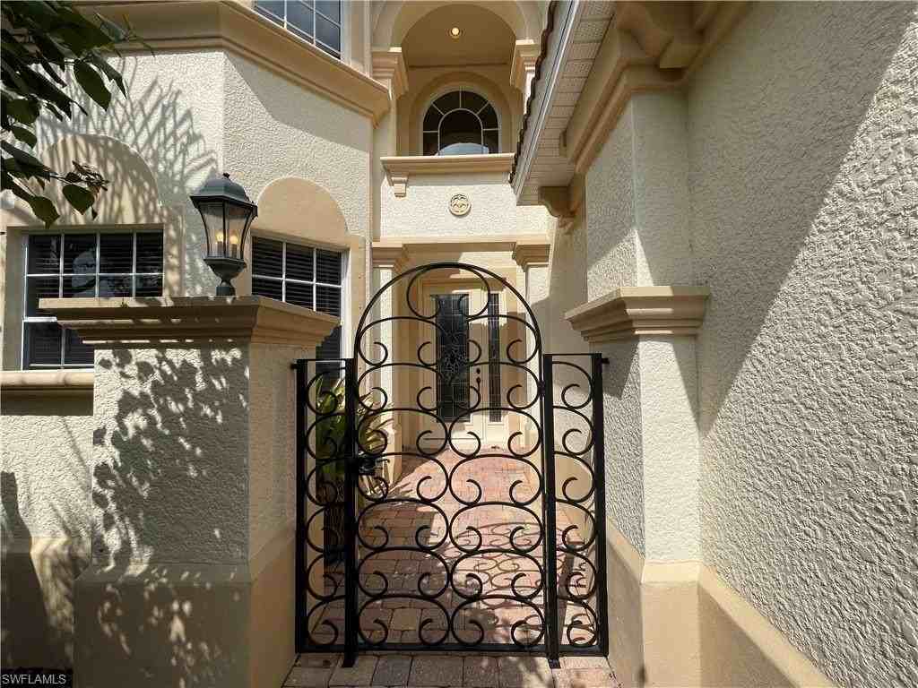 12639 Biscayne Ct - Photo 2 of 36