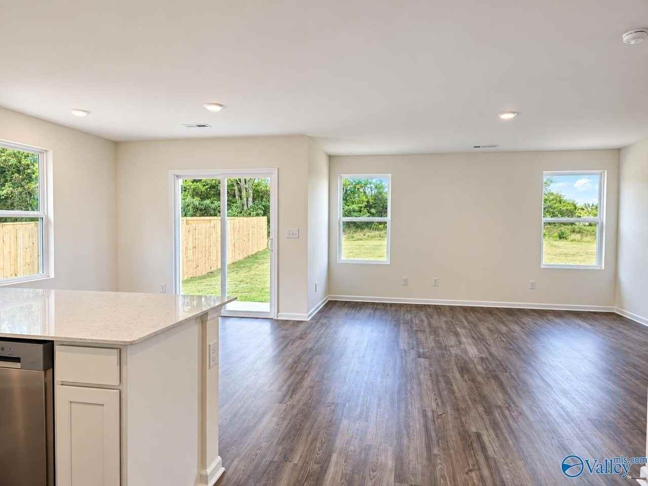 17885 Daniel Island Dr - Photo 3 of 18
