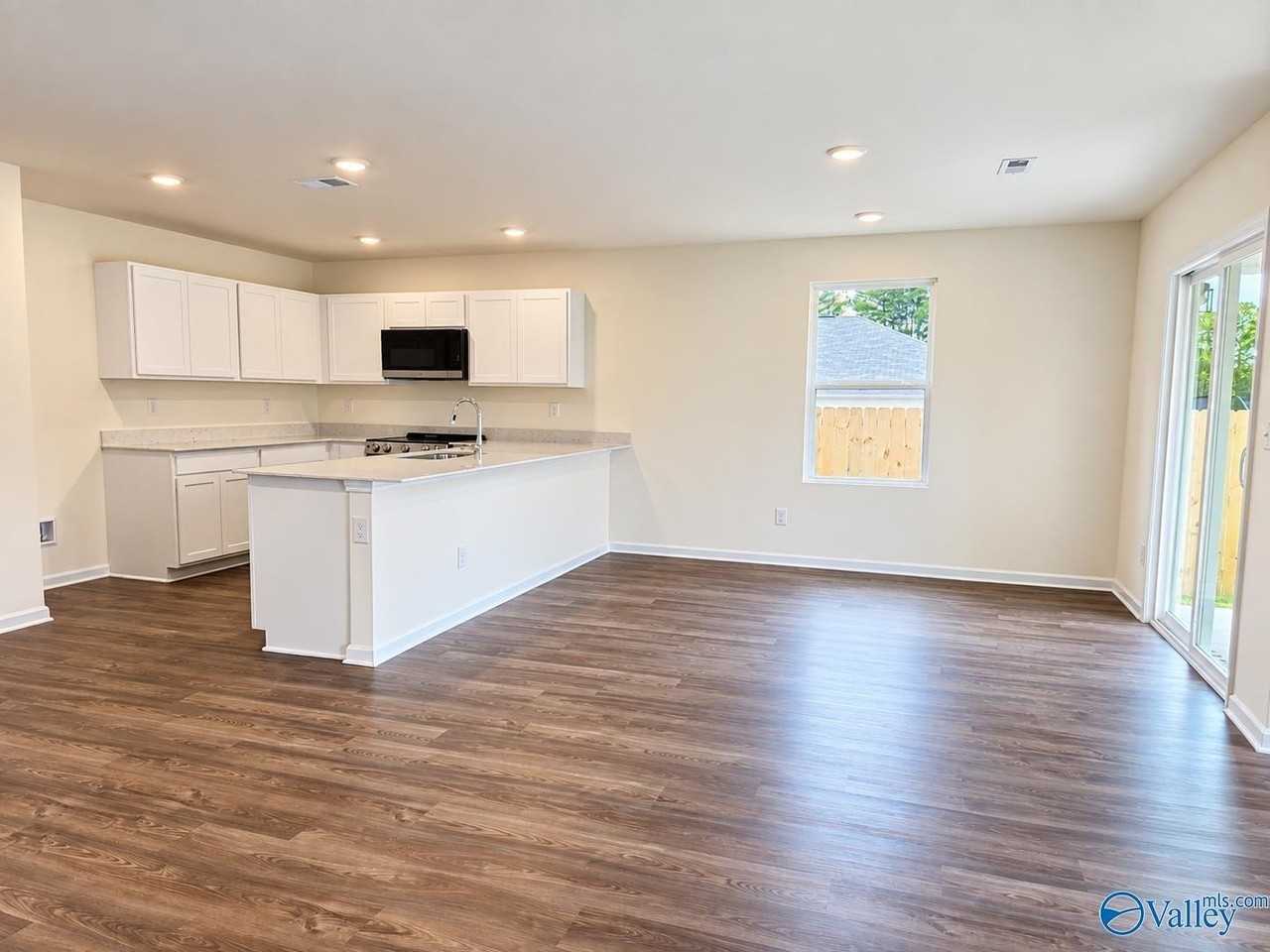17885 Daniel Island Dr - Photo 5 of 18