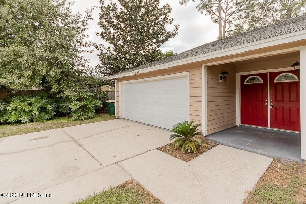 10516 Chippendale Cir E - Photo 2 of 31