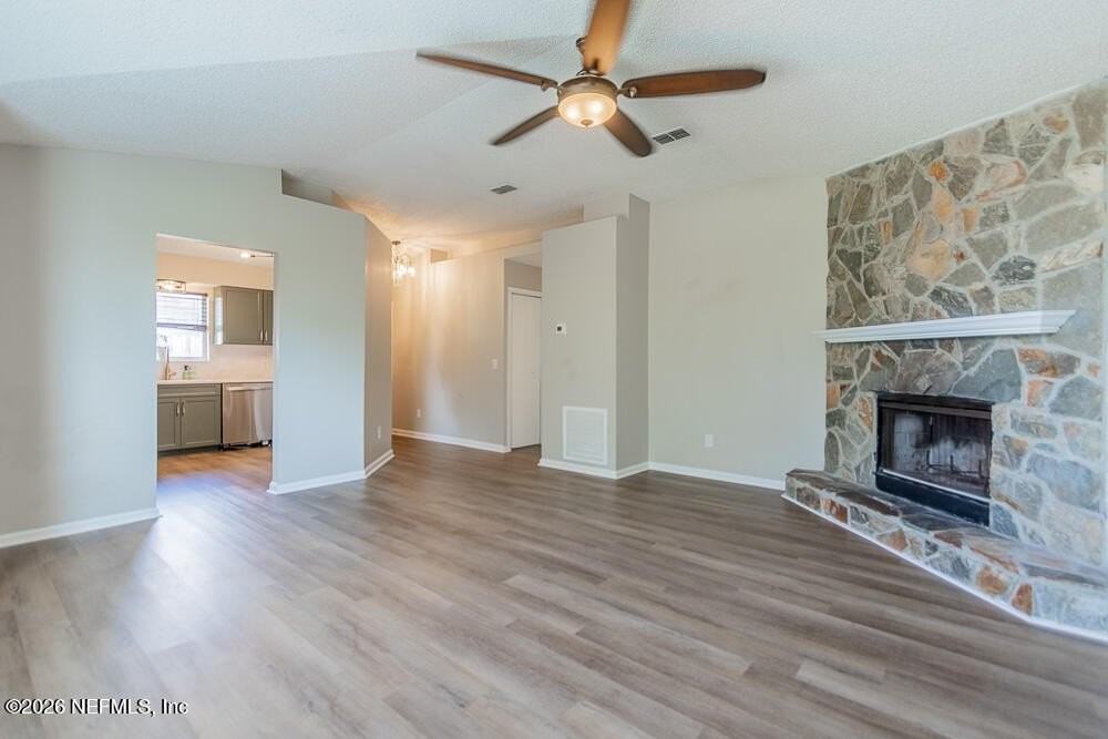 1067 Hibiscus St - Photo 2 of 33
