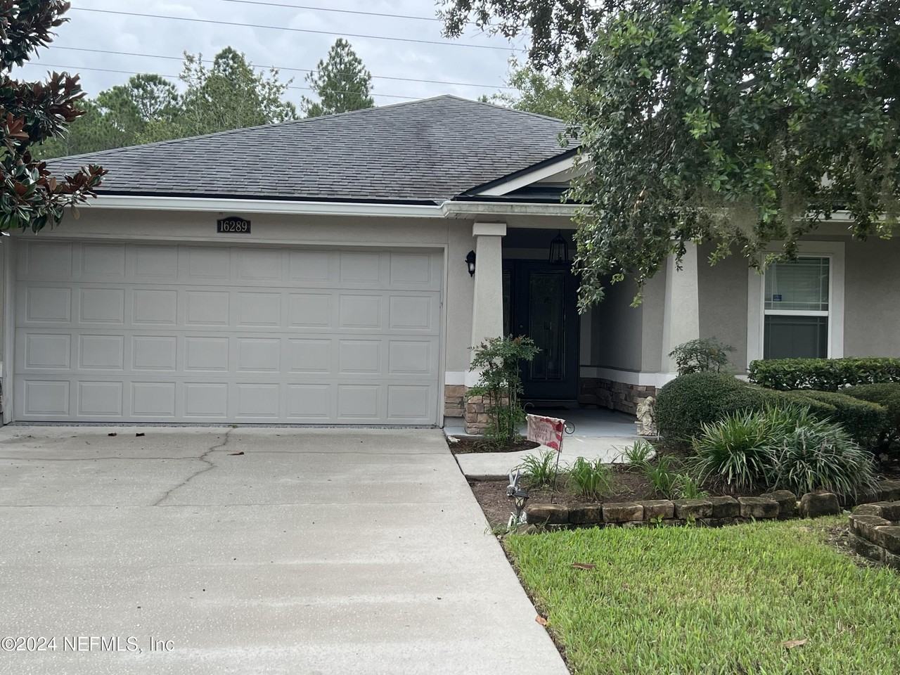 16289 Magnolia Grove Way - Photo 2 of 31