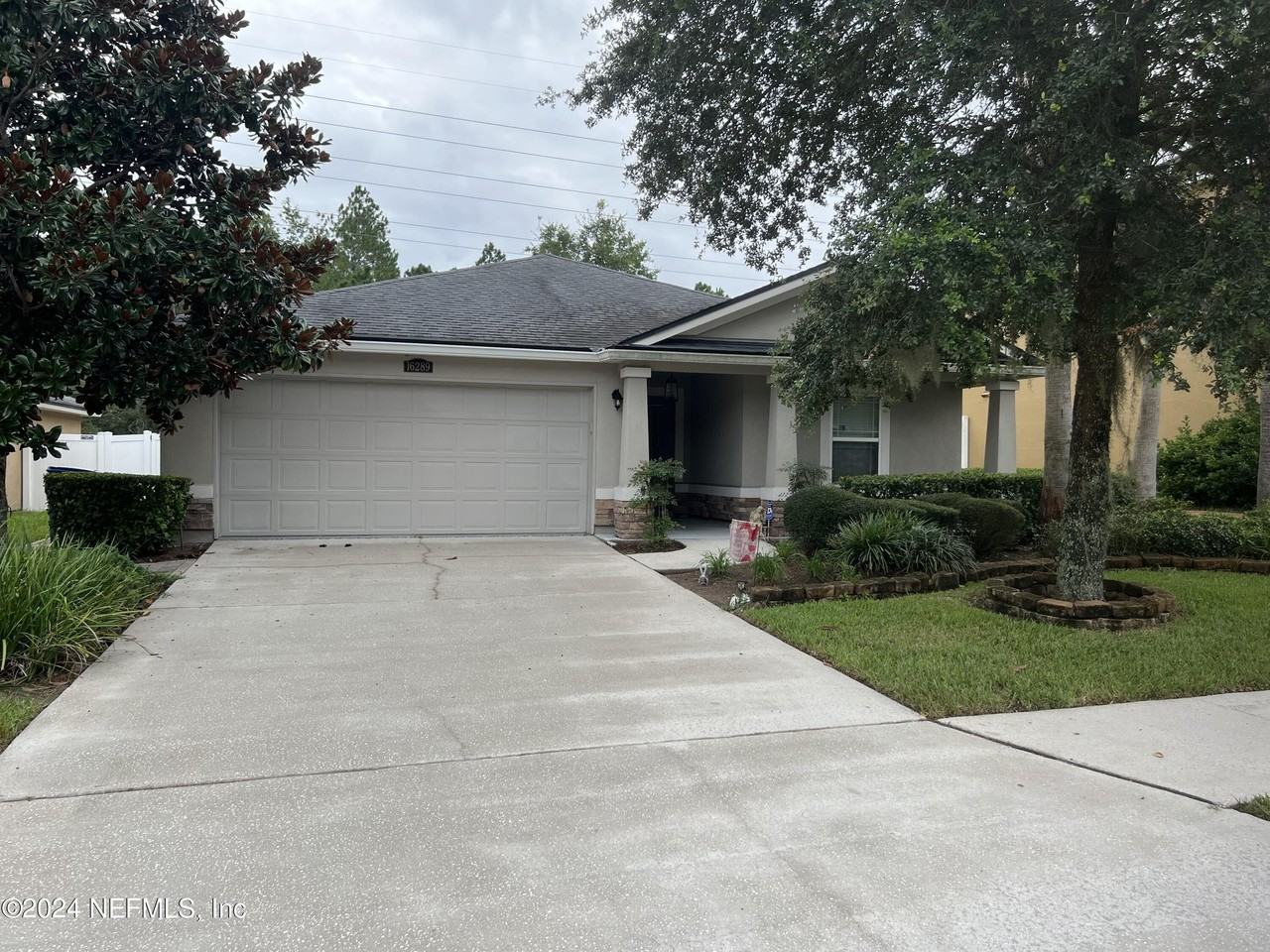 16289 Magnolia Grove Way - Photo 4 of 31