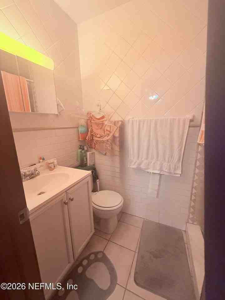 3515 N Laura St - Photo 3 of 14