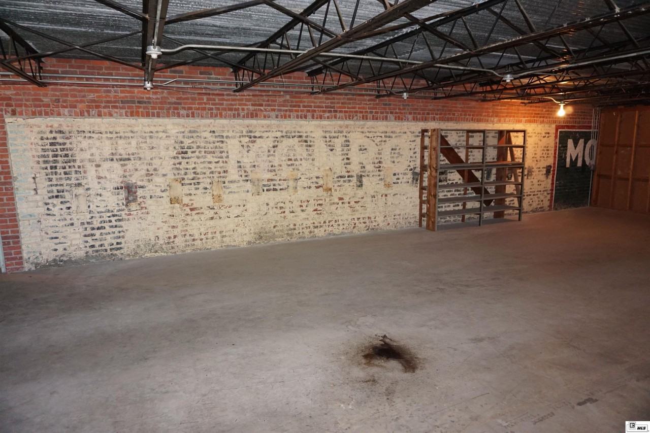 510 Walnut St - Photo 5 of 24
