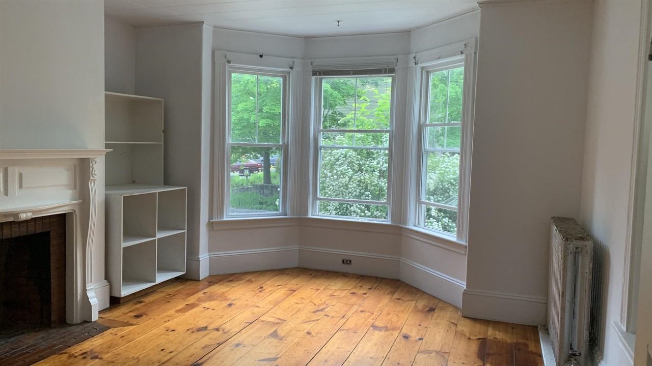 34 Lexington St #1 - Photo 4 of 19
