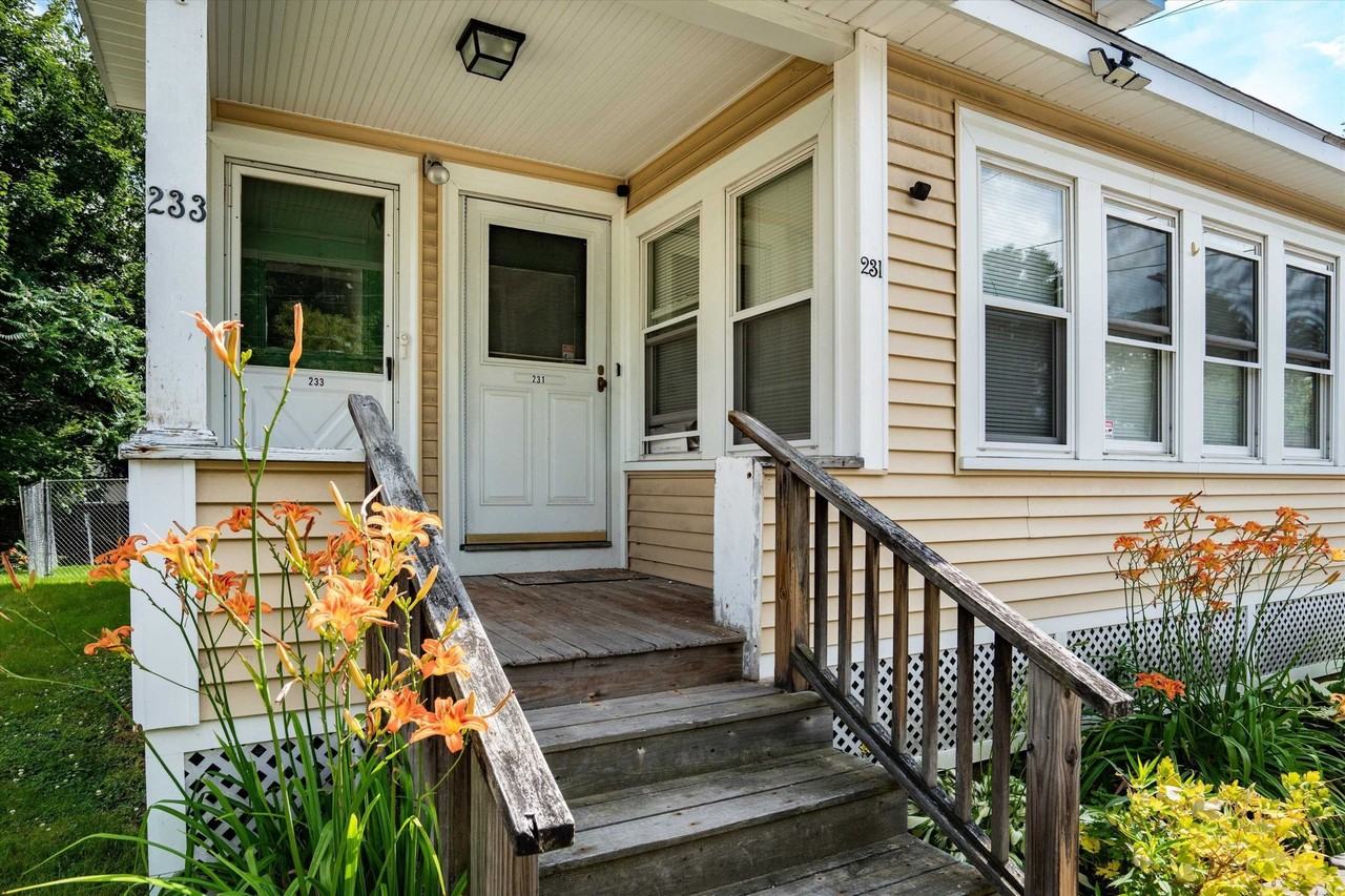 233 Baker St - Photo 3 of 19