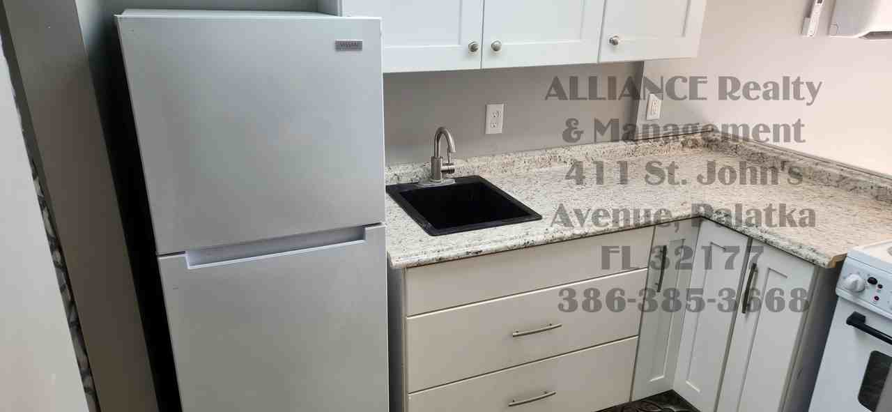 222 Mirror Lake Dr #1 - Photo 6 of 8