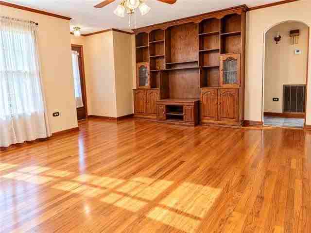 160 Parker Ln - Photo 7 of 12