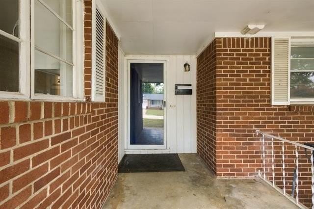 2519 E 56th St - Photo 4 of 20